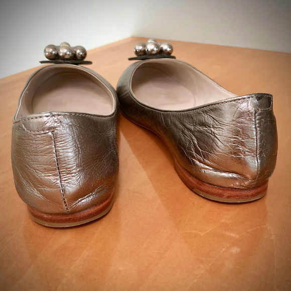 🌟2/$30🌟 Boden Pewter Metallic Embellished Leather Flats - Picture 8 of 8